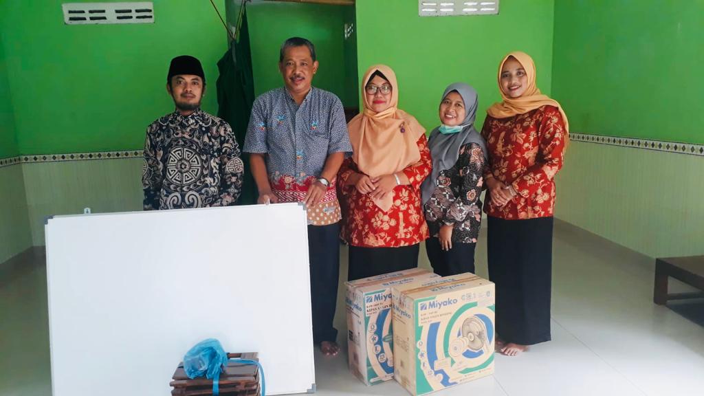 Bakti Sosial Dharma Wanita Persatuan Dan Panitia Ramadhan 1444 H BBTKLPP Yogyakarta
